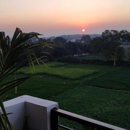 Love & Peace Apartment Jabalpur Luaran gambar